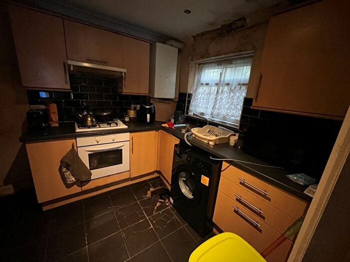 2 Bedroom Detached House For Sale In D Barrington Road, Manor Park, London, E12