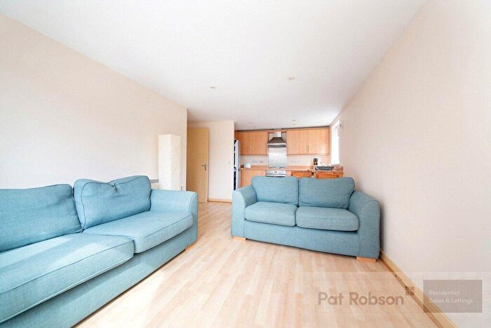 2 Bedroom Apartment For Sale In Wrendale Court, South Gosforth, Newcastle Upon Tyne, Tyne And Wear, NE3