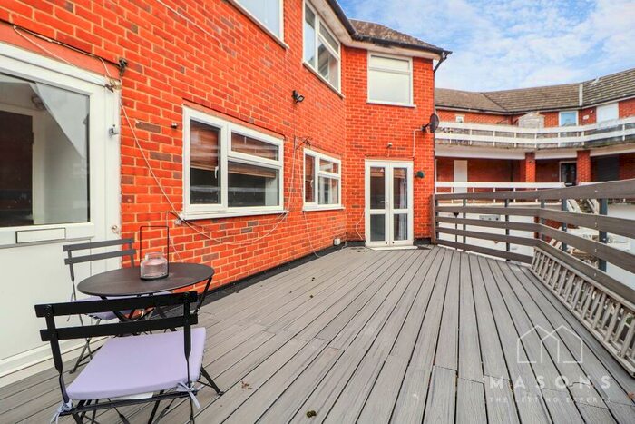 2 Bedroom Maisonette To Rent In Bunyan Road, Hitchin, Hertfordshire, SG5