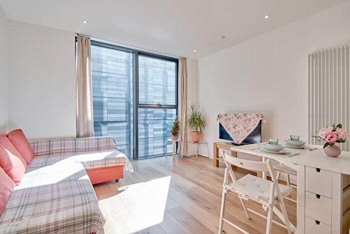 1 Bedroom Flat To Rent In L Simpson Loan, Edinburgh, EH3