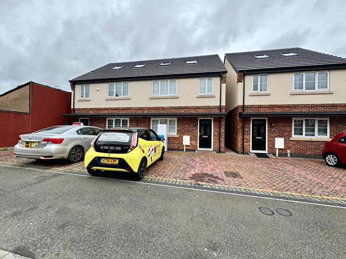 4 Bedroom Semi-Detached House For Sale In Porter Road, Derby, Derbyshire, DE23