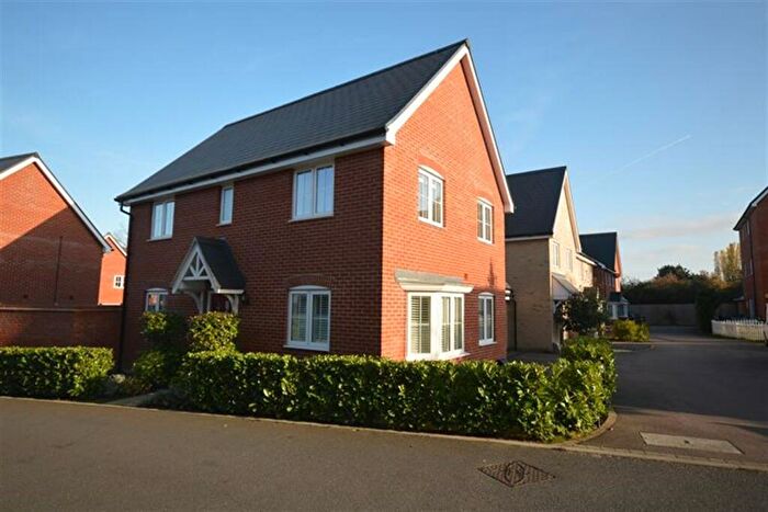 4 Bedroom Link Detached House For Sale In Larns Walk, Braintree, CM7
