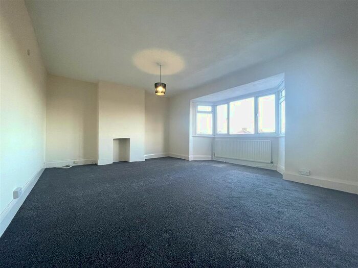 3 Bedroom Flat To Rent In Savoy Parade, Southbury Road, Enfield EN1