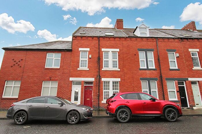 4 Bedroom Maisonette To Rent In Middle Street, Walker, Newcastle Upon Tyne, NE6