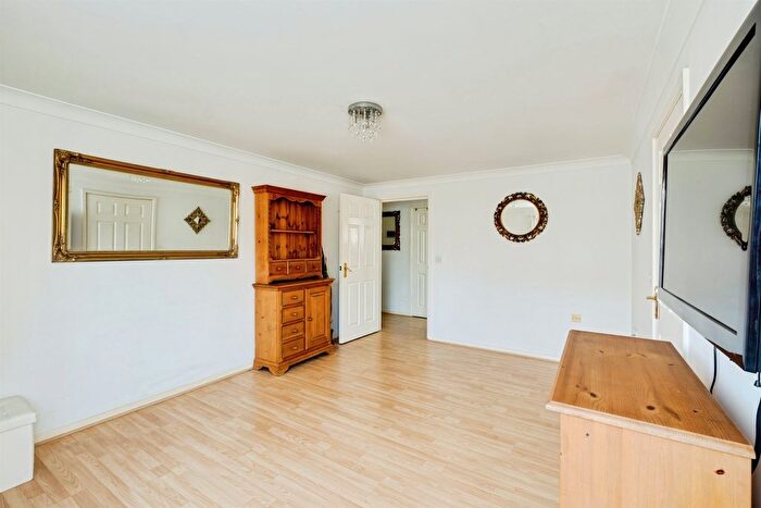 2 Bedroom Flat For Sale In Blandford Road, Poole, BH15