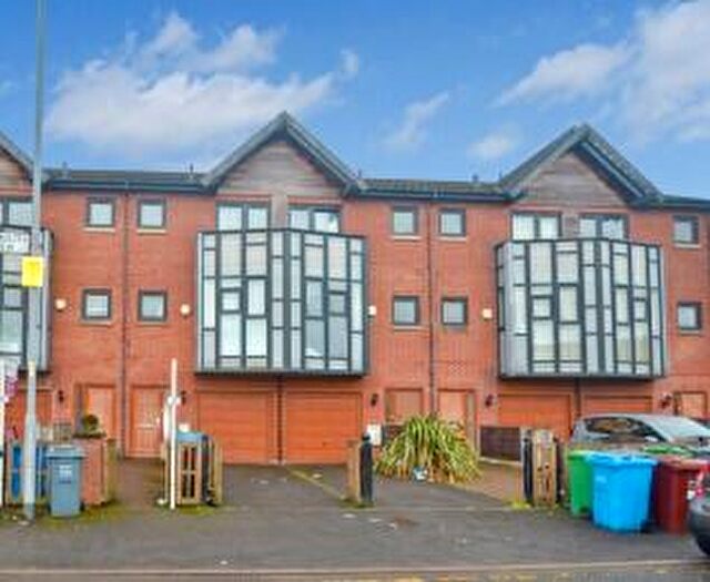 5 Bedroom Terraced House For Sale In Plymouth View, Ardwick, Manchester, M13