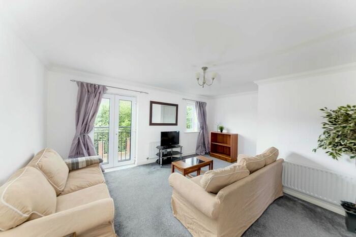 3 Bedroom Town House To Rent In Renforth Close, St James Village, Gateshead, NE8