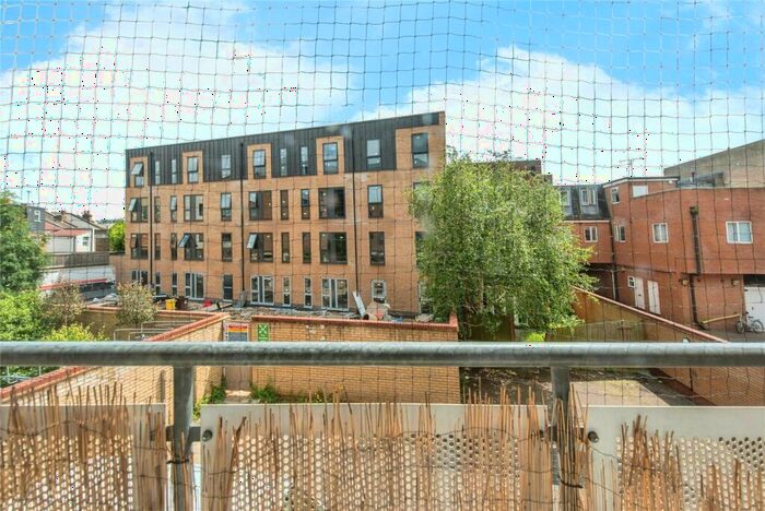 2 Bedroom Flat For Sale In London Road, Kingston Upon Thames, KT2