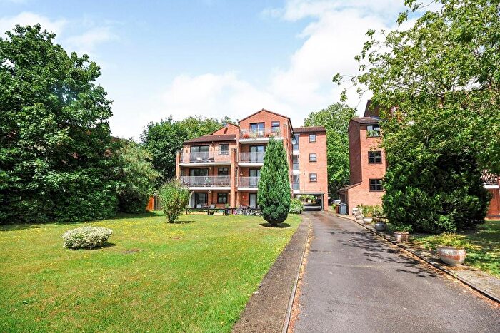 Flat To Rent In Brackley Road, Beckenham, Kent, BR3