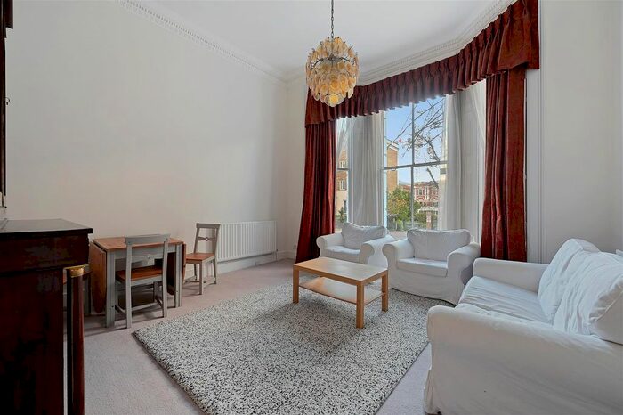 2 Bedroom Flat To Rent In Russell Road, London, W14