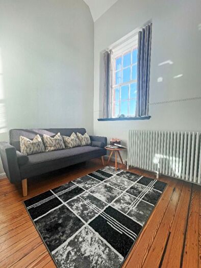 1 Bedroom Flat To Rent In Flat, Mcdonald Road, Broughton, Edinburgh, EH7