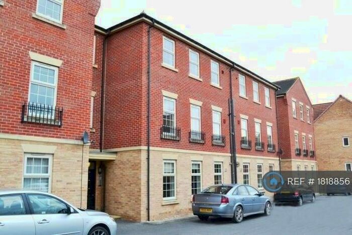 2 Bedroom Flat To Rent In Farnley Road, Balby, Doncaster, DN4