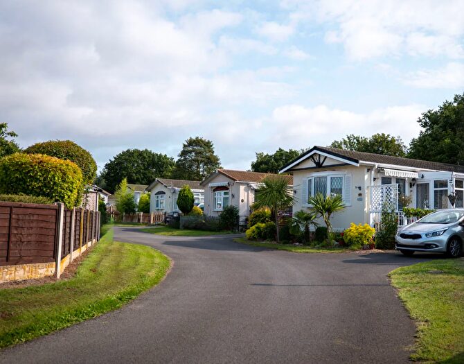 2 Bedroom Mobile/park Home For Sale In Park Grove, Ashfield Park, Scunthorpe, DN17