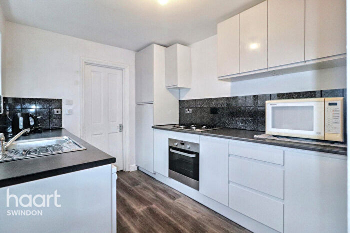 4 Bedroom Terraced House To Rent In Deacon Street, Swindon, SN1