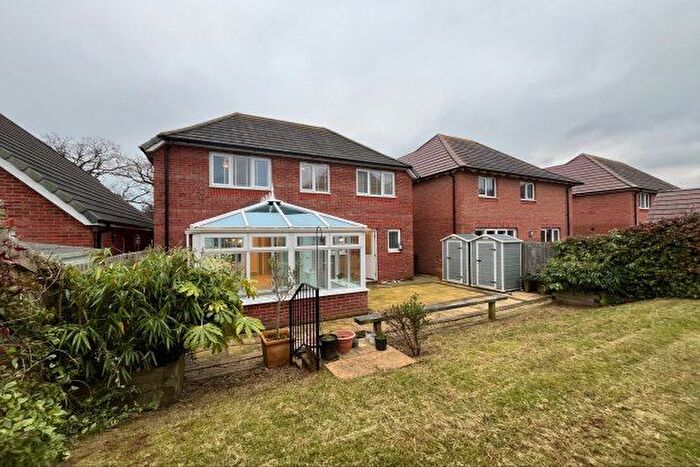 4 Bedroom Detached House To Rent In Lapwing Close, Dawlish, EX7