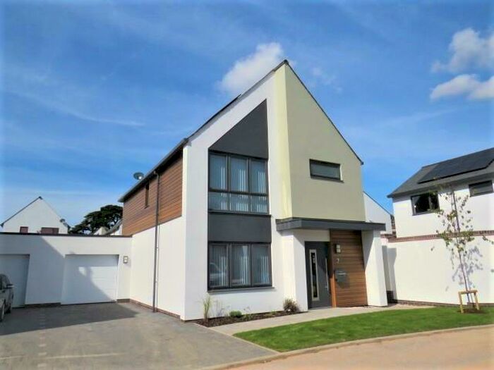 3 Bedroom Detached House To Rent In Edmunds Way, Exeter, EX2