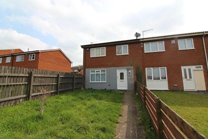 3 Bedroom End Of Terrace House To Rent In Barent Walk, Nottingham, NG5