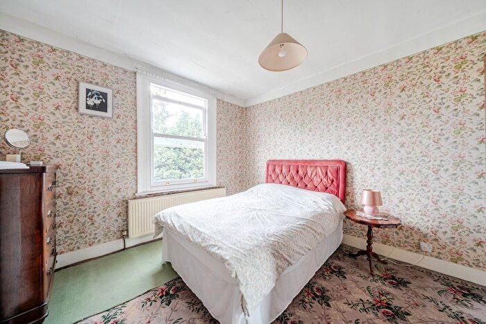 3 Bedroom Terraced House For Sale In Boundaries Road, Balham, London, SW12