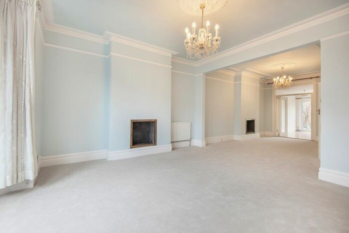 5 Bedroom End Of Terrace House To Rent In Howard Road, New Malden, KT3