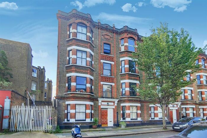2 Bedroom Flat To Rent In Kingwood Road, London, SW6