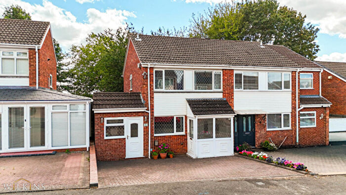 3 Bedroom Semi-Detached House For Sale In Swift, Tamworth, Staffordshire, B77