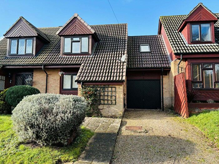 3 Bedroom Mews For Sale In Hazel Grove, Thatcham, RG18
