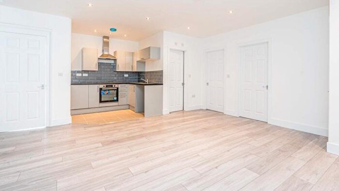 2 Bedroom Flat To Rent In Woolston, SO19