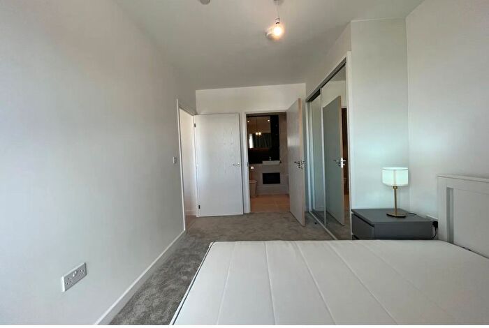 1 Bedroom Flat To Rent In Nestles Avenue, Hayes, UB3