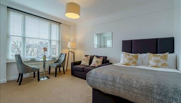 1 Bedroom Flat To Rent In Hill Street, London, W1J