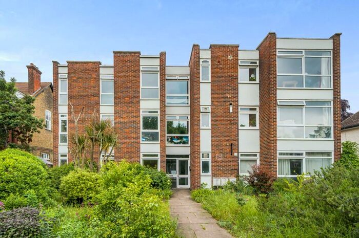 2 Bedroom Flat To Rent In Hardy Road London, SE3