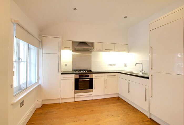 1 Bedroom Flat To Rent In Tottenham Court Road, London, W1T