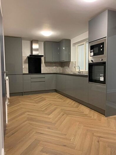 4 Bedroom End Terrace House For Sale In Glenmore Drive, Birmingham, B38