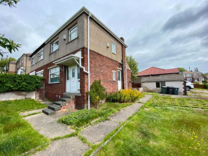 3 Bedroom Semi-Detached House For Sale In High House Road, Bradford, BD2
