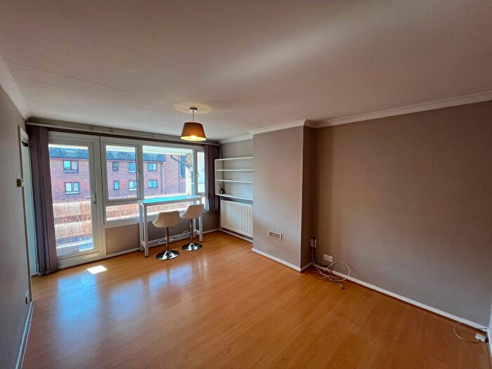 1 Bedroom Flat To Rent In Napier Court, Outram Road, Croydon, CR0