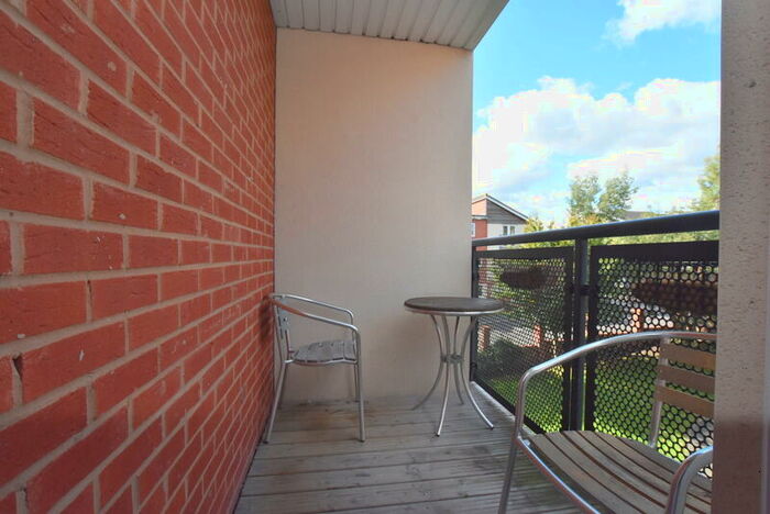 2 Bedroom Flat To Rent In Wedgwood Gardens, Stoke-on-Trent, ST1