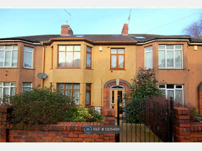 6 Bedroom Semi-Detached House To Rent In Kenmore Drive, Bristol, BS7
