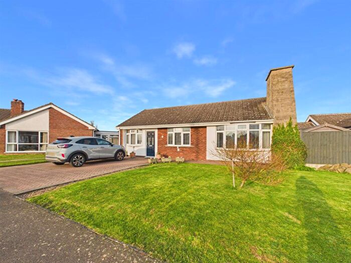 2 Bedroom Detached Bungalow For Sale In Kipling Drive, Sandilands, LN12