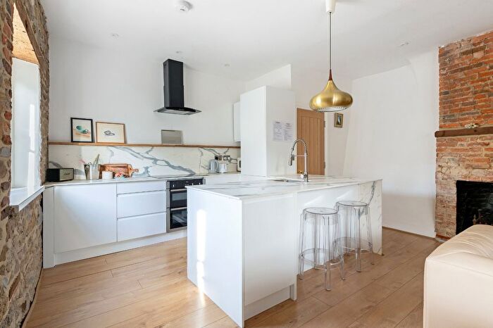 3 Bedroom Flat For Sale In Pound Street, Petworth, West Sussex, GU28