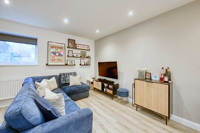 1 Bedroom Flat For Sale In Kingston Road, Wimbledon Chase, London, SW20