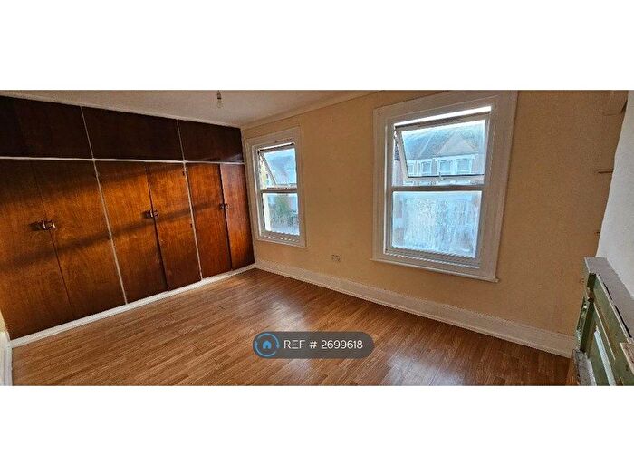 3 Bedroom Semi-detached House To Rent In Sangley Road, London, SE6