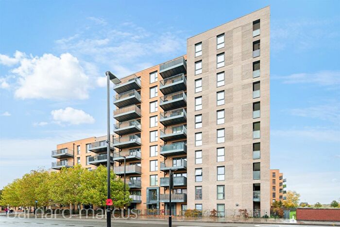 2 Bedroom Flat For Sale In New Road, Feltham, TW14