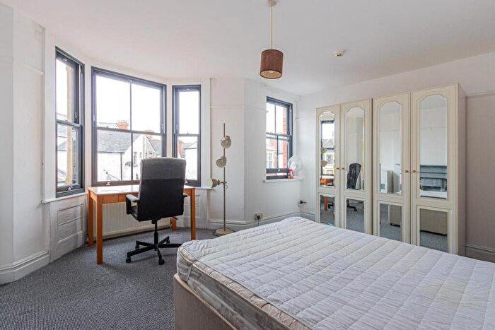 6 Bedroom Private Hall To Rent In Lochaber Street, Roath Park, CF24