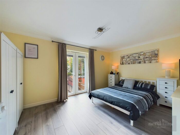 1 Bedroom Flat For Sale In Empire Road, Dovercourt, Harwich, CO12