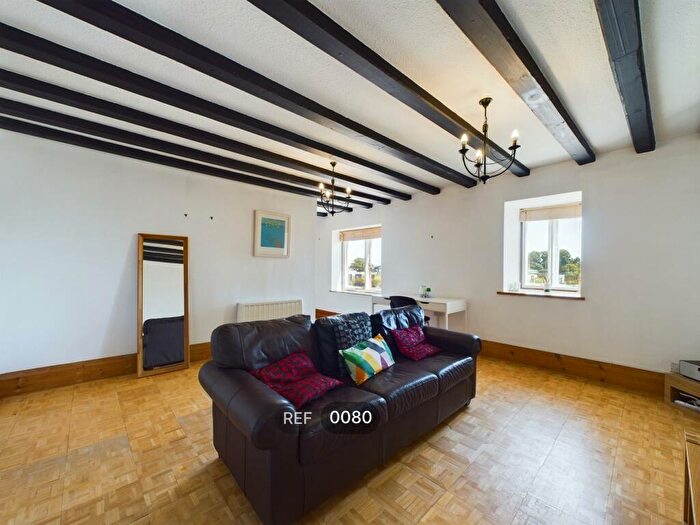 2 Bedroom Flat To Rent In Pease Court, High Street, HU1