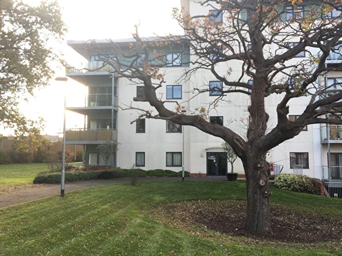 2 Bedroom Flat For Sale In Rollason Way, Brentwood, CM14