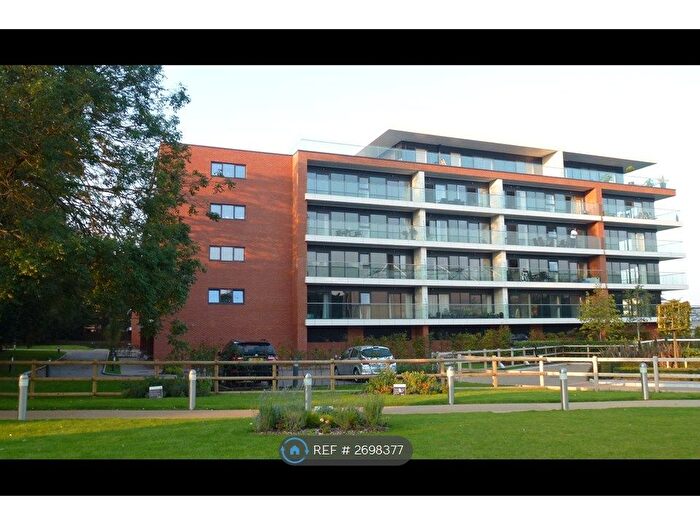 2 Bedroom Flat To Rent In Carruthers Court, Newbury, RG14
