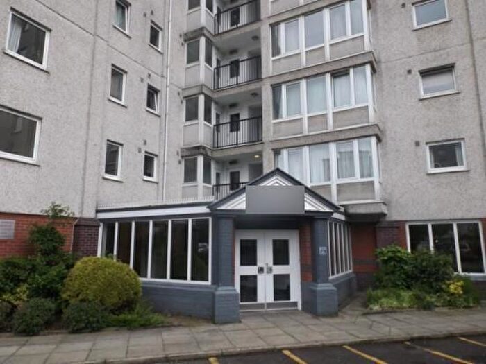 1 Bedroom Flat To Rent In Kersal Way, Salford, M7