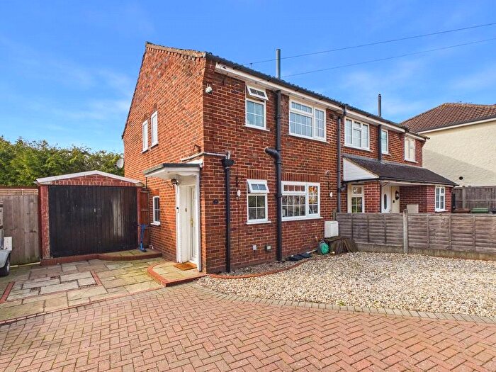 2 Bedroom Semi Detached House For Sale In Beckett Close, Worcester, Worcestershire, WR3