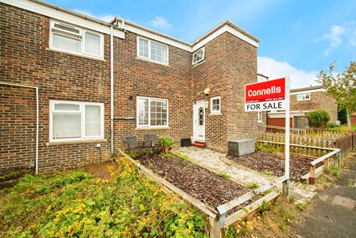 3 Bedroom Terraced House For Sale In Shelley Close, Basingstoke, RG24