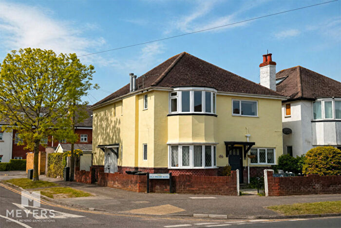 2 Bedroom Apartment For Sale In Belle Vue Road, Bournemouth, BH6